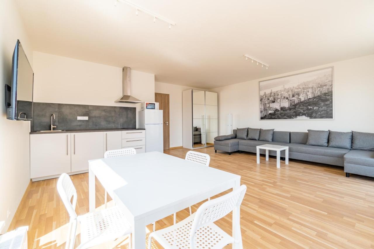 Penthouse # 81 With Panoramic City View In Elite Rezidence With Free Parking براغ المظهر الخارجي الصورة
