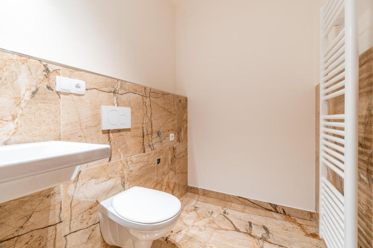 Penthouse # 81 With Panoramic City View In Elite Rezidence With Free Parking براغ المظهر الخارجي الصورة