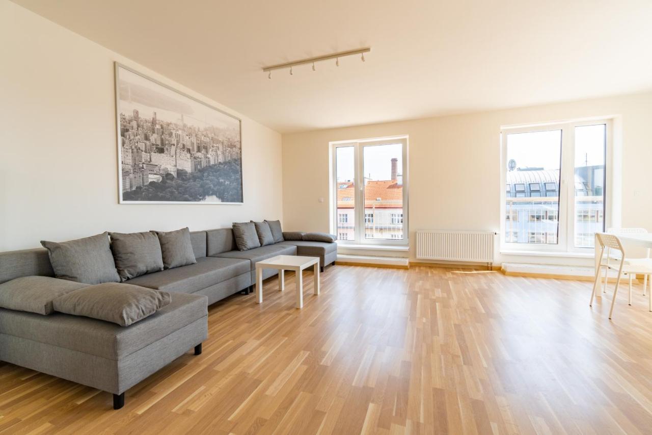 Penthouse # 81 With Panoramic City View In Elite Rezidence With Free Parking براغ المظهر الخارجي الصورة
